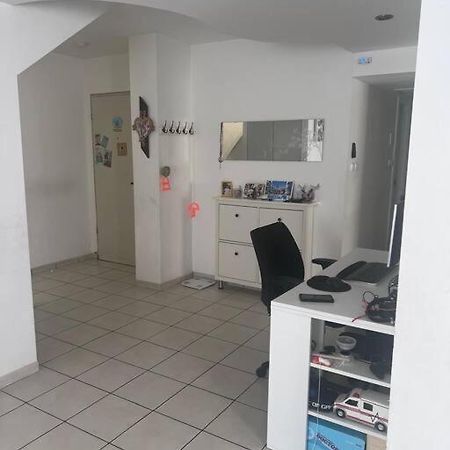 דופלקס משפחתי בשכונת מנחם בגין Apartment Ramla Luaran gambar