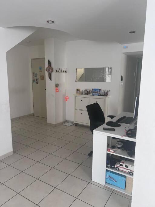 דופלקס משפחתי בשכונת מנחם בגין Apartment Ramla Luaran gambar