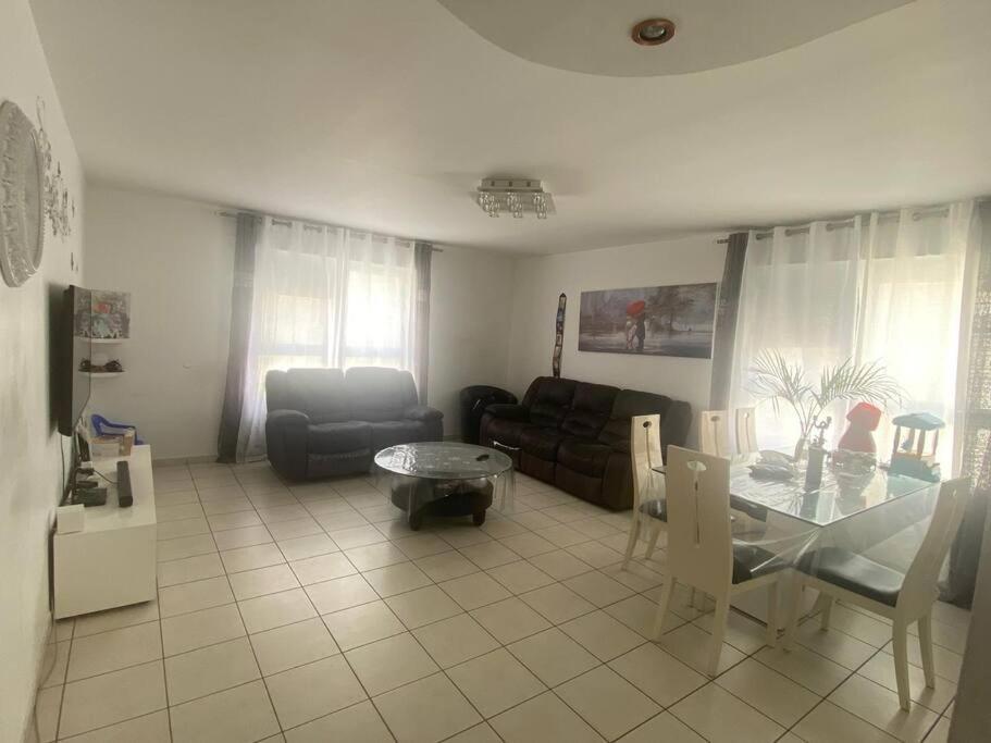 דופלקס משפחתי בשכונת מנחם בגין Apartment Ramla Luaran gambar